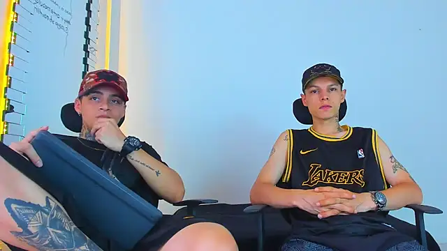 Thomas-Wil online show from 02-05-26, 03:33