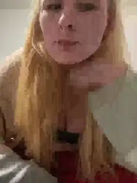 Snapshot of PurpleHazexx chatting on 02-18-26, 05:53 PurpleHazexx online show from 02-18-26, 05:53