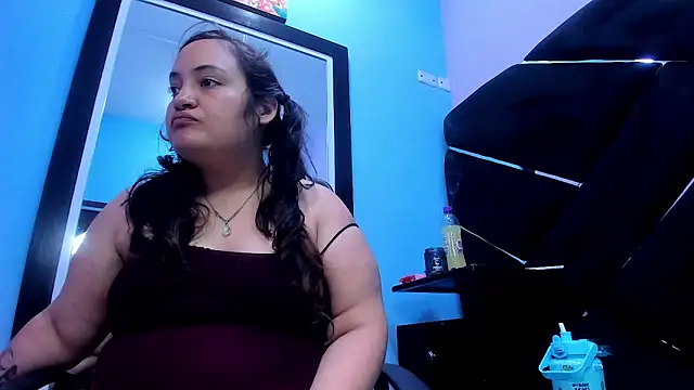 MiaRouss69 online show from 05-06-26, 10:04