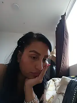 Snapshot of LunaRouuse_ chatting on 05-15-26, 03:52 LunaRouuse online show from 05-15-26, 03:52