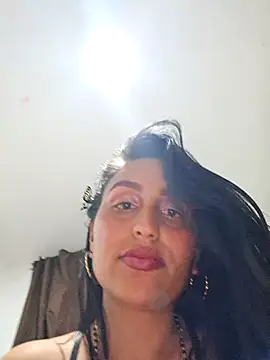 Snapshot of LunaRouuse_ chatting on 05-16-26, 11:03 LunaRouuse online show from 05-16-26, 11:03