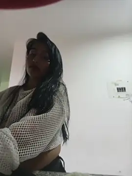 Snapshot of LunaRouuse_ chatting on 05-30-26, 04:48 LunaRouuse online show from 05-30-26, 04:48