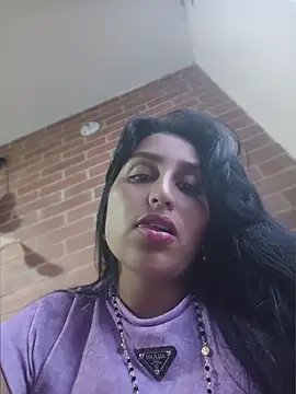 Snapshot of LunaRouuse_ chatting on 06-03-26, 10:59 LunaRouuse online show from 06-03-26, 10:59