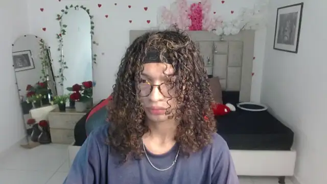 Snapshot of Axel_fox77 chatting on 06-09-26, 01:50 Axel fox77 online show from 06-09-26, 01:50