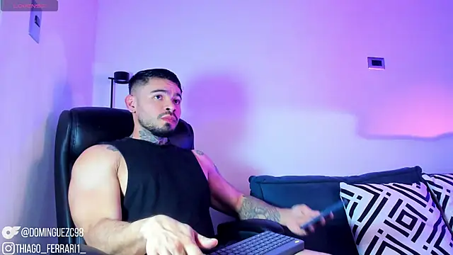Snapshot of thiago_ferrari_ chatting on 04-28-26, 03:22 thiago ferrari online show from 04-28-26, 03:22