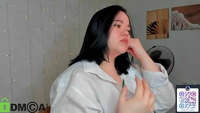 EvaCarrt online show from 01-12-26, 01:11