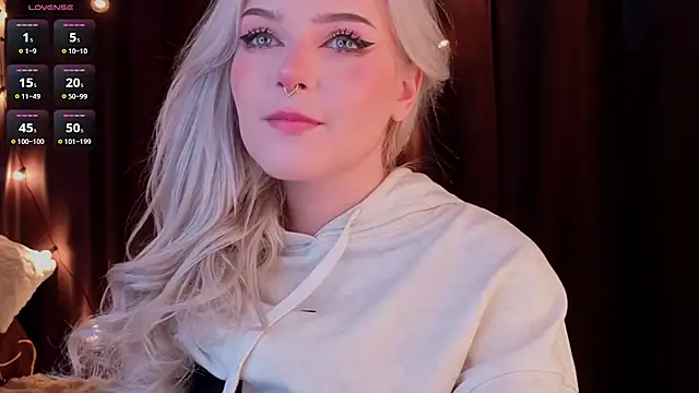 Snapshot of ShyniAlice chatting on 02-02-26, 04:22 ShyniAlice online show from 02-02-26, 04:22