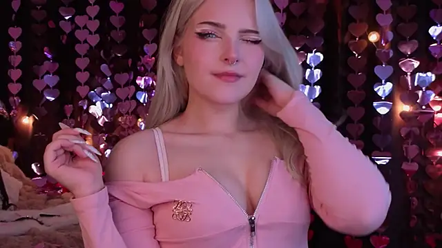 Snapshot of ShyniAlice chatting on 02-14-26, 04:31 ShyniAlice online show from 02-14-26, 04:31