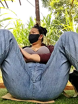 Snapshot of leona118 chatting on 05-15-26, 02:18 leona118 online show from 05-15-26, 02:18