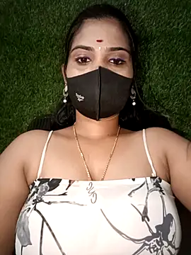 Snapshot of Nithyatamil chatting on 02-12-26, 04:57 Nithyatamil online show from 02-12-26, 04:57