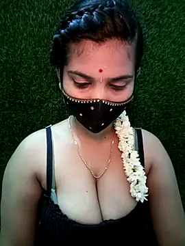 Snapshot of Nithyatamil chatting on 04-19-26, 06:10 Nithyatamil online show from 04-19-26, 06:10