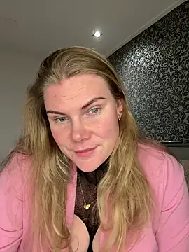 SexyBlondJoanna online show from 02-21-26, 05:58