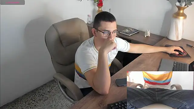 Snapshot of Jay_Grip chatting on 02-13-26, 07:54 Jay Grip online show from 02-13-26, 07:54