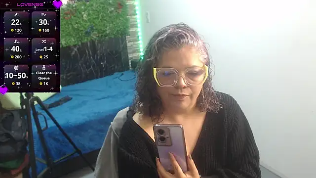 mia pazzi online show from 01-16-26, 03:54