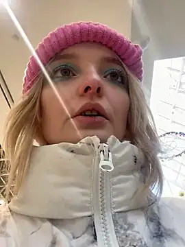 Snapshot of aka_Blonde chatting on 02-12-26, 05:46 aka Blonde online show from 02-12-26, 05:46