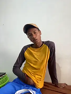 Snapshot of twink_gabrielll chatting on 05-26-26, 12:23 twink gabrielll online show from 05-26-26, 12:23