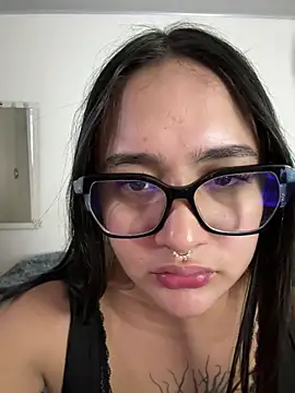 Snapshot of Diosa_lunar1 chatting on 07-17-26, 02:40 Diosa lunar1 online show from 07-17-26, 02:40