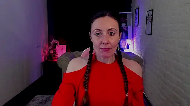 Juliet Jamess online show from 01-18-26, 01:37