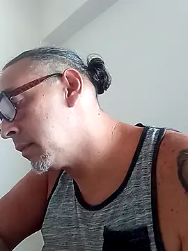 Snapshot of Big_vittollo chatting on 02-22-26, 04:38 Big vittollo online show from 02-22-26, 04:38