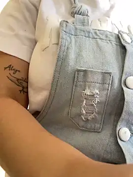 Snapshot of Shayla--broos chatting on 02-09-26, 07:40 Shayla--broos online show from 02-09-26, 07:40