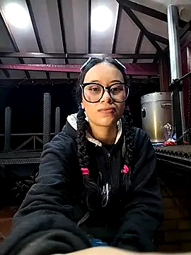 Snapshot of l0lita_emi chatting on 02-11-26, 10:09 l0lita emi online show from 02-11-26, 10:09