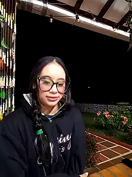 Snapshot of l0lita_emi chatting on 02-14-26, 10:23 l0lita emi online show from 02-14-26, 10:23