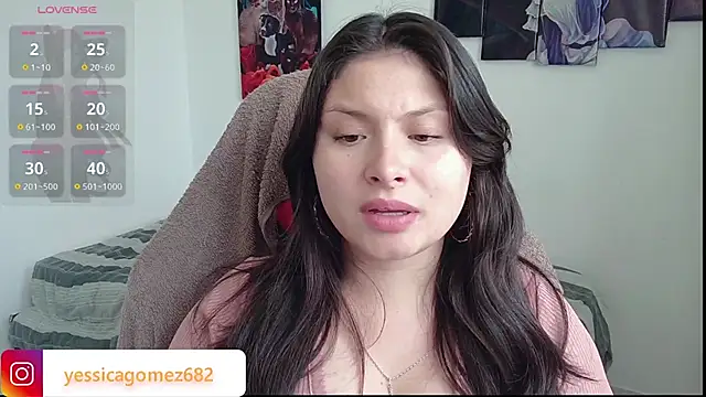 Snapshot of yessica_gomez01 chatting on 03-04-26, 08:15 yessica gomez01 online show from 03-04-26, 08:15