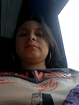 Snapshot of yessica_gomez01 chatting on 03-23-26, 06:01 yessica gomez01 online show from 03-23-26, 06:01
