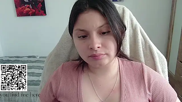 Snapshot of yessica_gomez01 chatting on 03-25-26, 09:43 yessica gomez01 online show from 03-25-26, 09:43