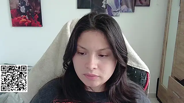 Snapshot of yessica_gomez01 chatting on 04-10-26, 08:35 yessica gomez01 online show from 04-10-26, 08:35