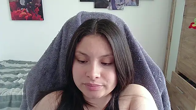 Snapshot of yessica_gomez01 chatting on 04-16-26, 09:39 yessica gomez01 online show from 04-16-26, 09:39