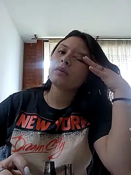 Snapshot of yessica_gomez01 chatting on 04-27-26, 08:07 yessica gomez01 online show from 04-27-26, 08:07