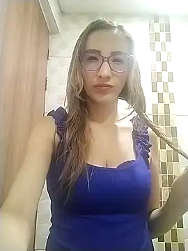 chloe bitelly  online show from 04-11-26, 10:47