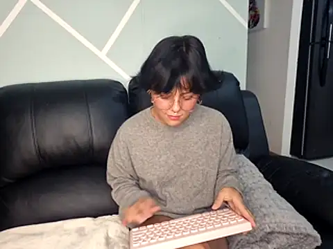 Yumicoco  online show from 02-05-26, 03:44