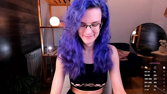 Snapshot of AuraLaunni chatting on 06-21-26, 06:49 AuraLaunni online show from 06-21-26, 06:49