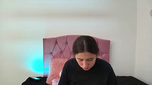 Snapshot of Cherry_Boomxx chatting on 02-24-26, 05:55 Cherry Boomxx online show from 02-24-26, 05:55