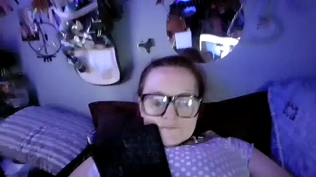 Snapshot of DisireAfterDark chatting on 02-15-26, 11:01 DisireAfterDark online show from 02-15-26, 11:01