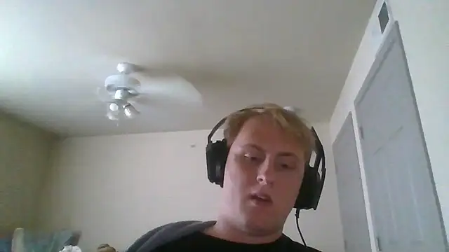 Snapshot of dsommers23 chatting on 07-21-26, 01:24 dsommers23 online show from 07-21-26, 01:24