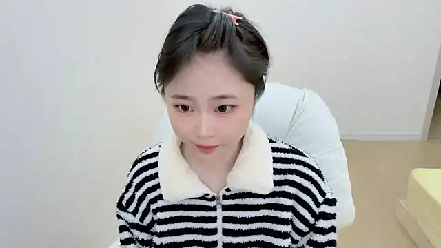 Onefiona online show from 04-15-26, 06:53