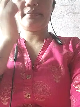 Snapshot of Zaara101 chatting on 06-24-26, 07:40 Zaara101 online show from 06-24-26, 07:40