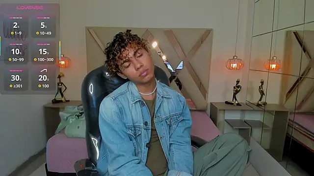 Snapshot of Anyelo_Twink chatting on 05-19-26, 04:19 Anyelo Twink online show from 05-19-26, 04:19