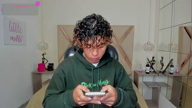 Snapshot of Anyelo_Twink chatting on 06-27-26, 04:17 Anyelo Twink online show from 06-27-26, 04:17