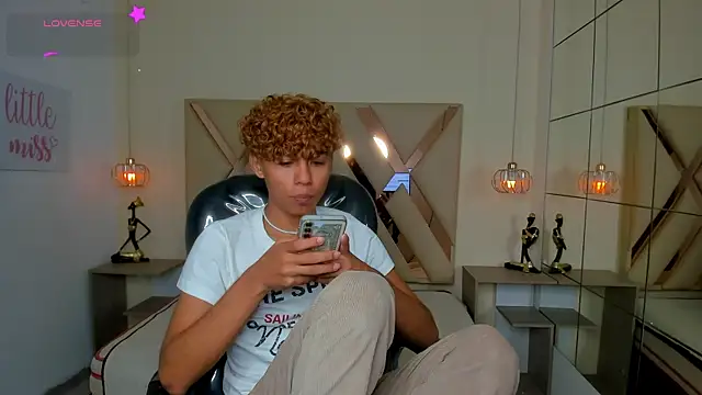 Snapshot of Anyelo_Twink chatting on 07-10-26, 04:06 Anyelo Twink online show from 07-10-26, 04:06
