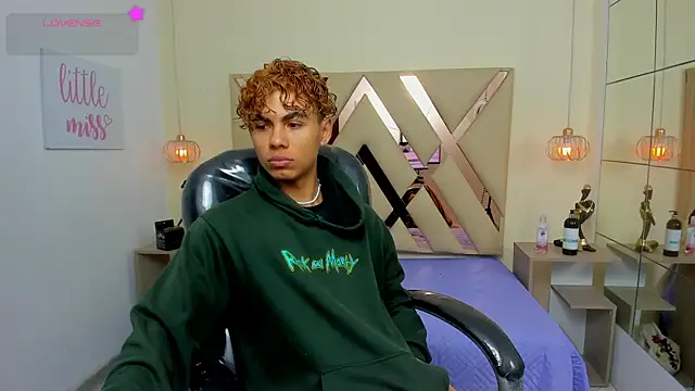 Snapshot of Anyelo_Twink chatting on 07-19-26, 04:38 Anyelo Twink online show from 07-19-26, 04:38