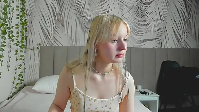 Snapshot of AdeleSilvy chatting on 02-06-26, 01:54 AdeleSilvy online show from 02-06-26, 01:54