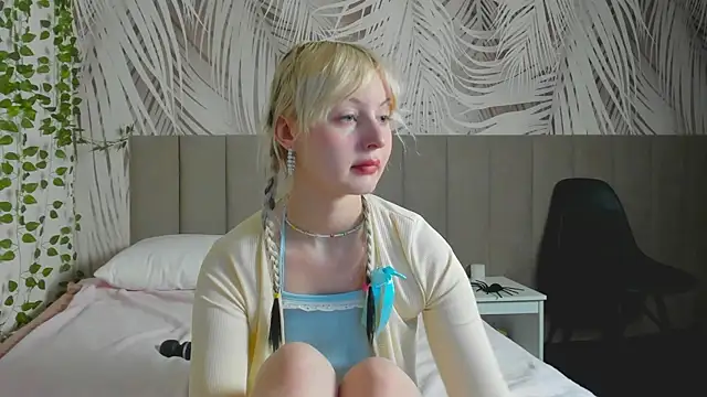 Snapshot of AdeleSilvy chatting on 02-07-26, 01:42 AdeleSilvy online show from 02-07-26, 01:42