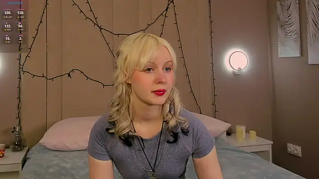 Snapshot of AdeleSilvy chatting on 02-21-26, 01:39 AdeleSilvy online show from 02-21-26, 01:39