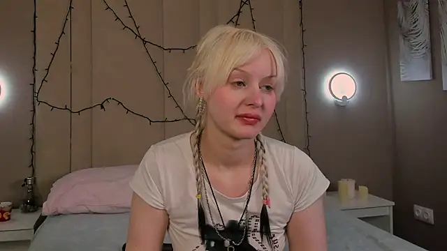 Snapshot of AdeleSilvy chatting on 02-26-26, 01:59 AdeleSilvy online show from 02-26-26, 01:59