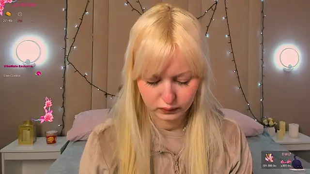 AdeleSilvy online show from 04-16-26, 01:39