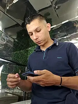 Andres storm online show from 04-11-26, 07:18